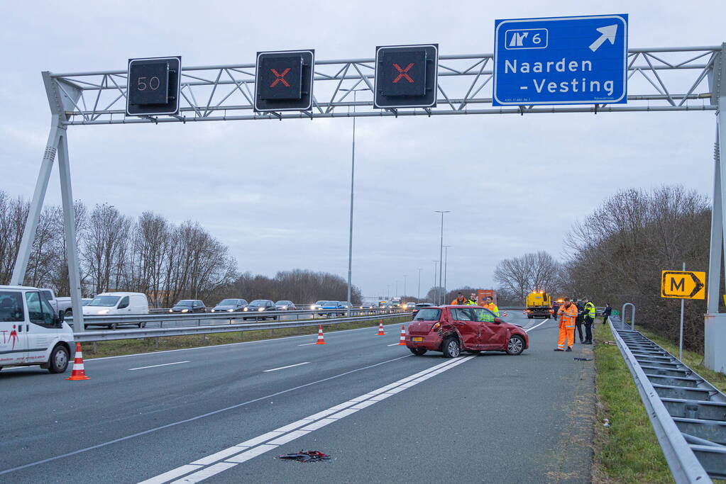 Gewonde bij ongeval tussen bestelbus en auto
