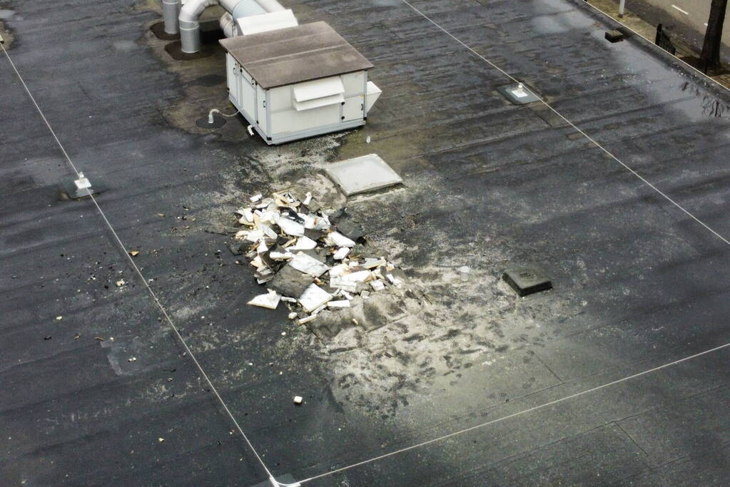 Schade na brand op dak van school