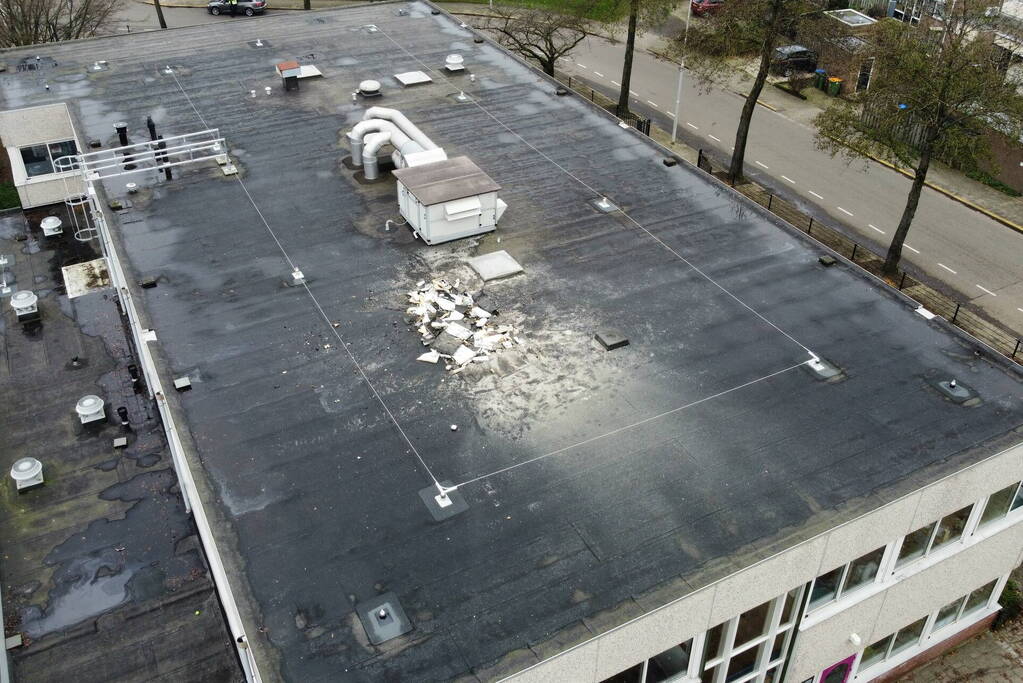 Schade na brand op dak van school