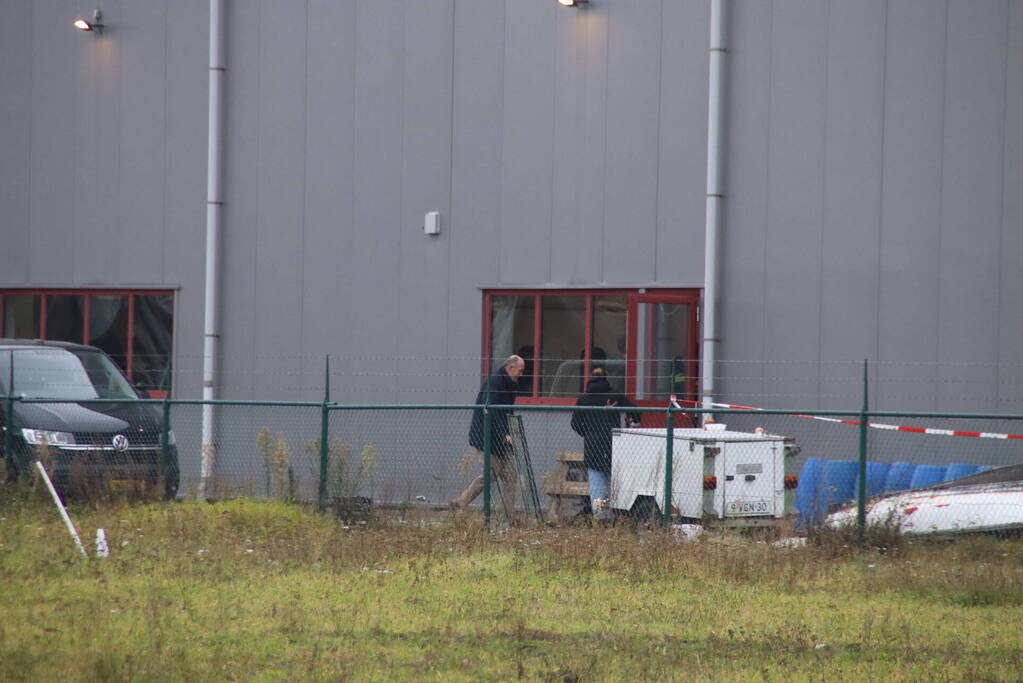 Groot politie onderzoek bij werkadres vermiste man