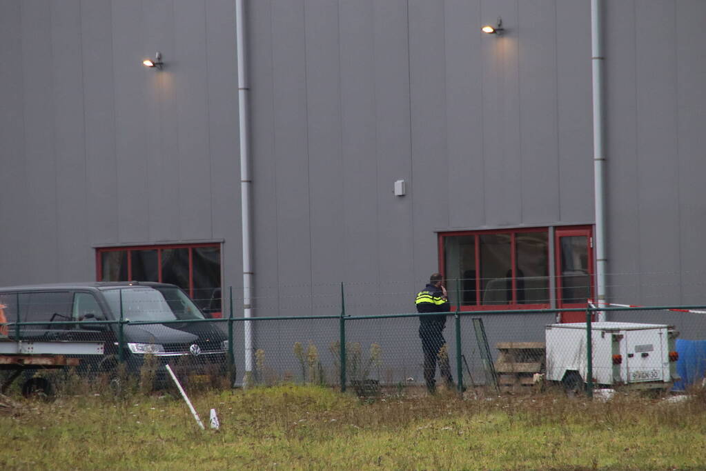 Groot politie onderzoek bij werkadres vermiste man