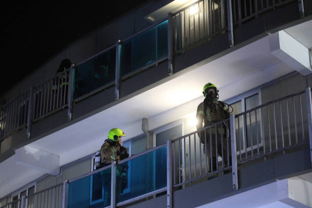 Grote brand op balkon van appartement