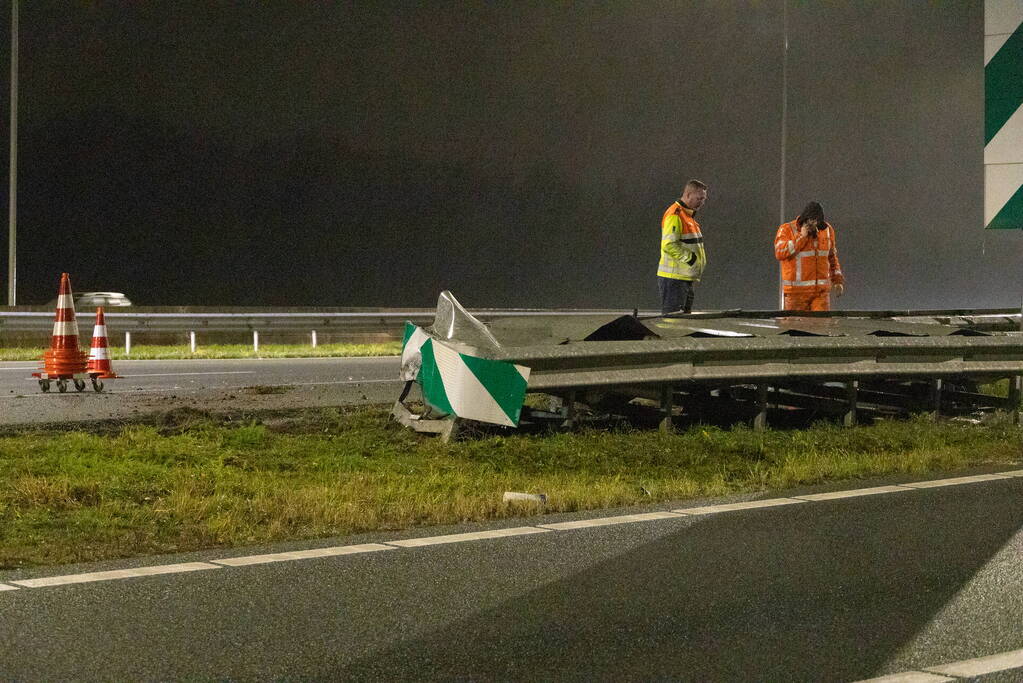 Flinke schade bij botsing op snelweg