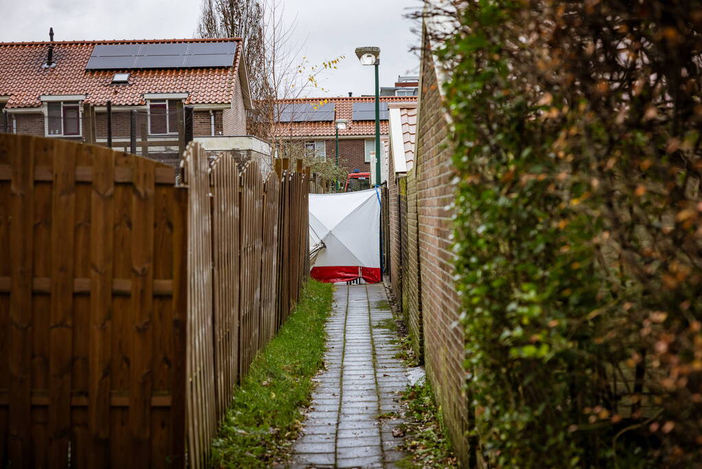 Overleden persoon gevonden in brandgang