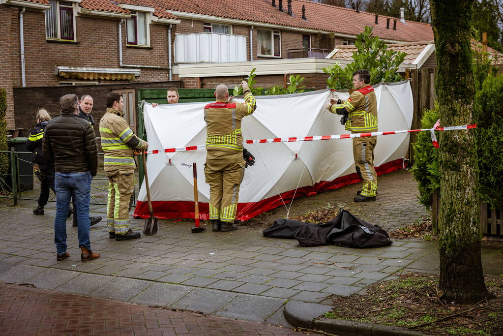 Overleden persoon gevonden in brandgang