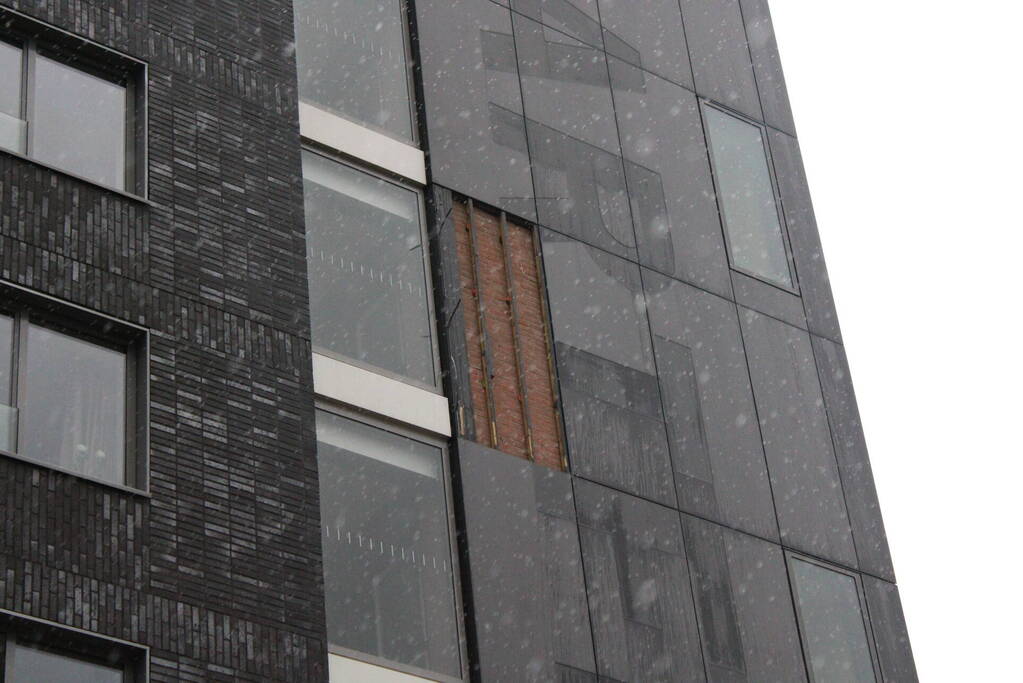 Gevelplaten naar beneden gevallen