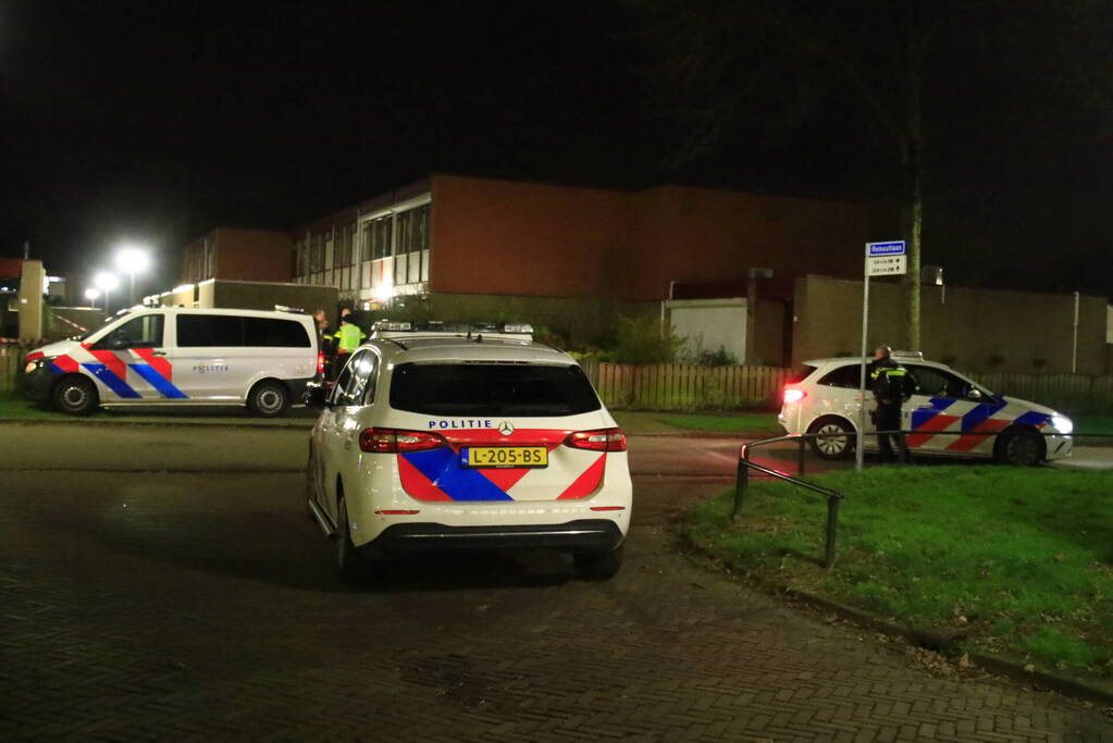 Brandweer redt persoon uit brandende woning