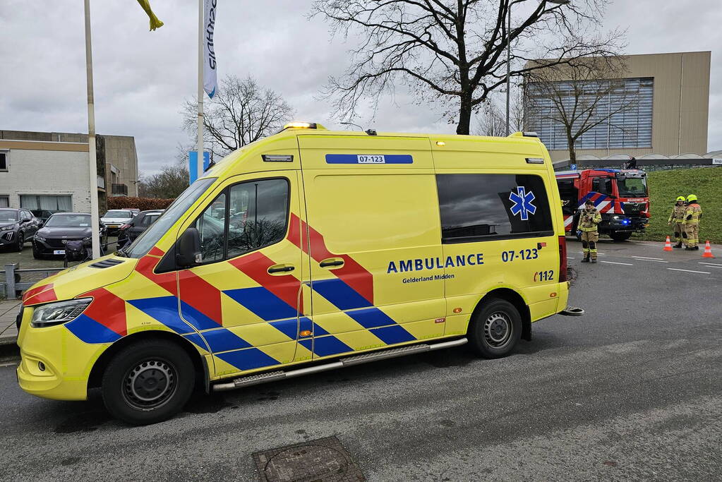 Gewonde bij ongeval tussen twee auto's