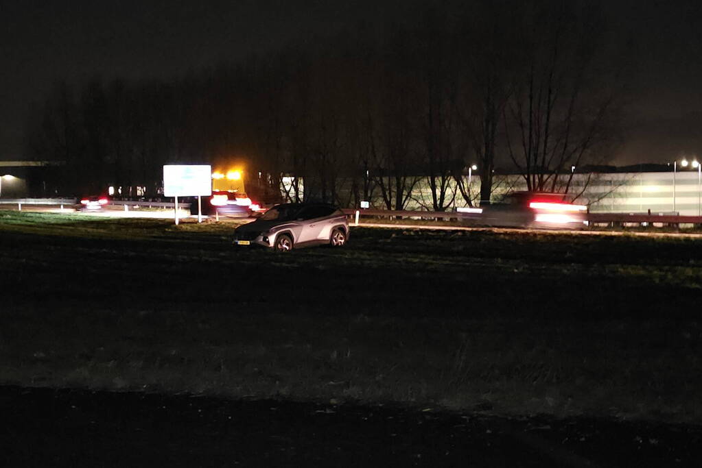 Ravage op snelweg door ongeval met caravan