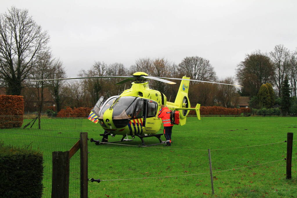 Fietser ernstig gewond bij aanrijding met personenauto