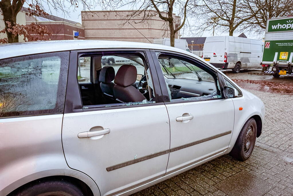 Gesloopte personenwagen aangetroffen