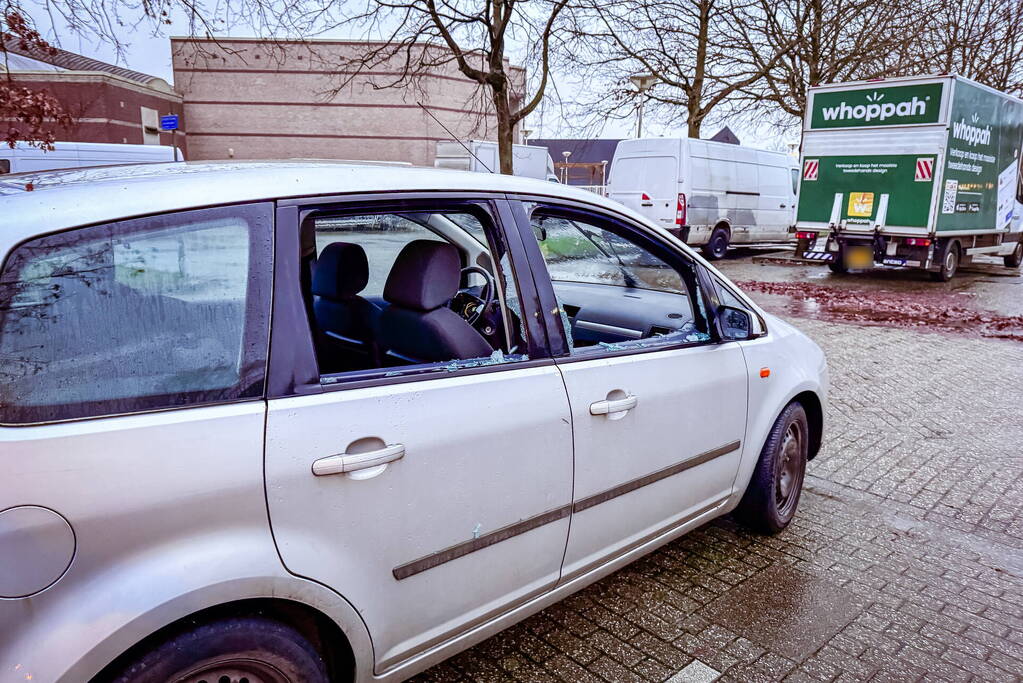 Gesloopte personenwagen aangetroffen