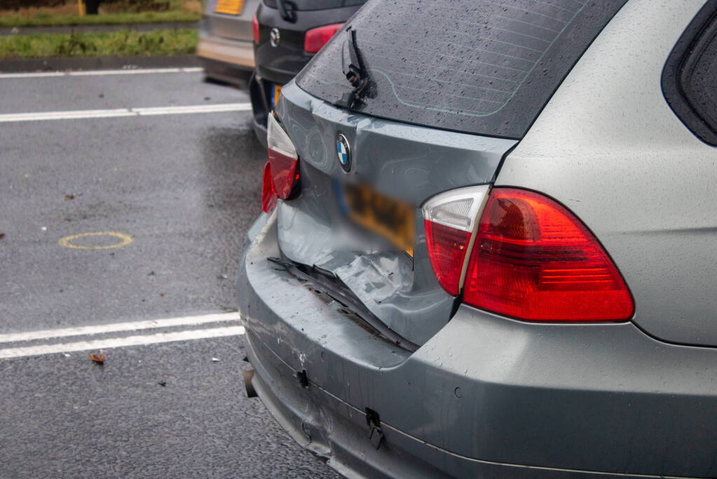 Dronken bestuurder veroorzaakt kop-staartbotsing