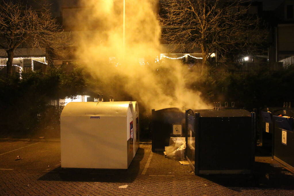 Papiercontainer in brand