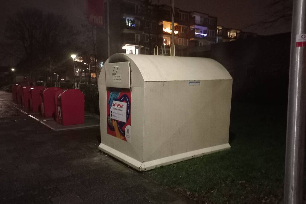 Kledingcontainer uitgebrand