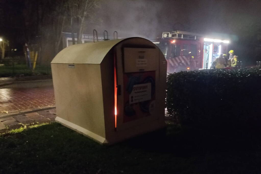 Kledingcontainer uitgebrand