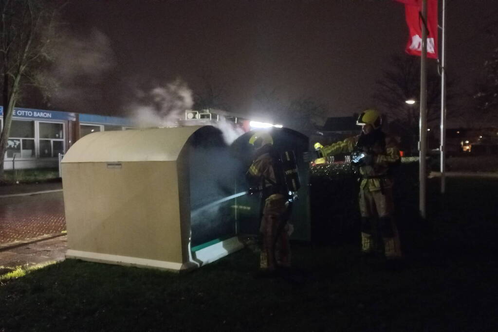 Kledingcontainer uitgebrand