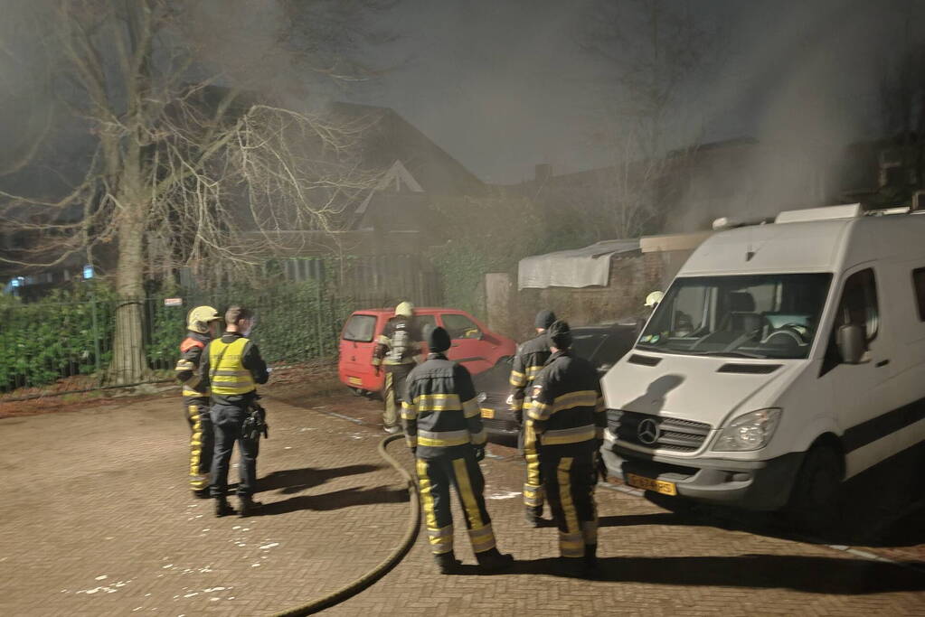 Auto uitgebrand op parkeerplaats