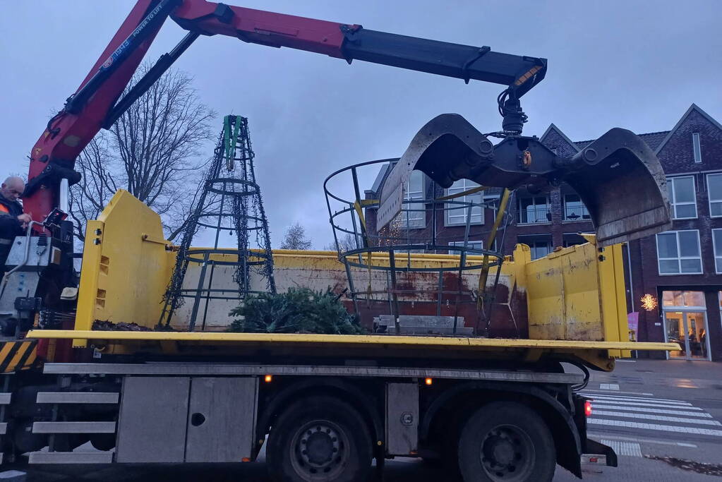 Gemeente haalt kerstboom vroegtijdig weg