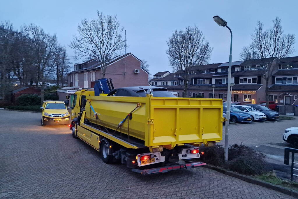 Porsche Cayenne verwoest door brand