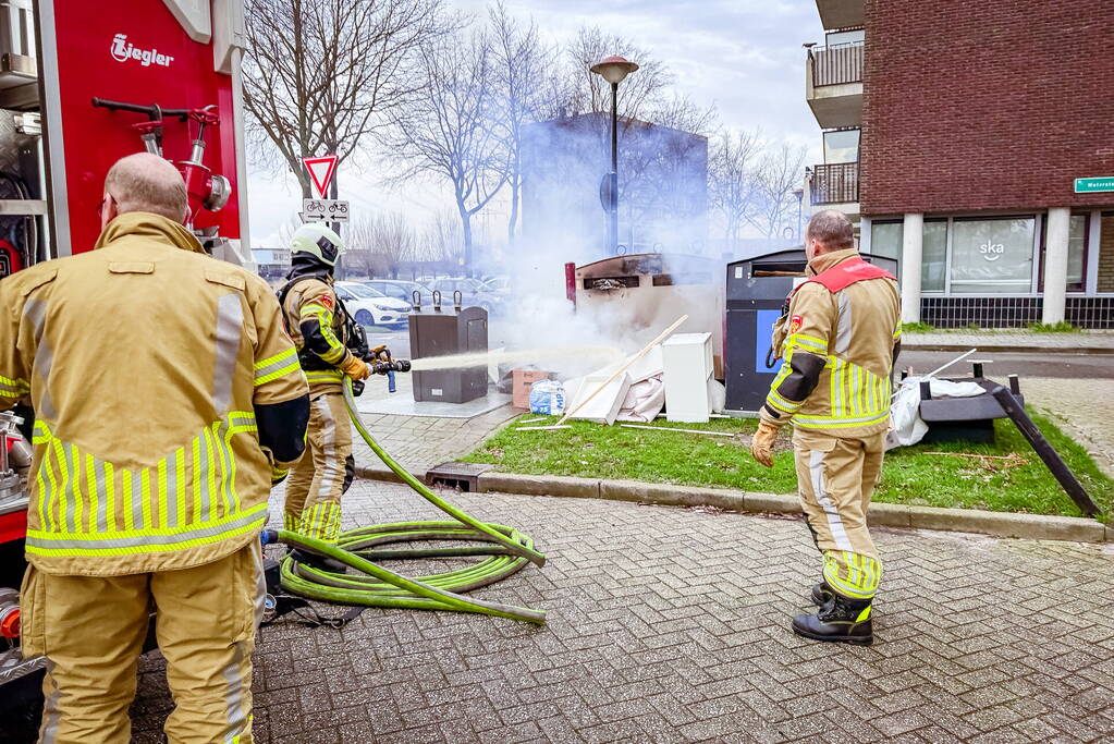 Opnieuw papiercontainer in brand
