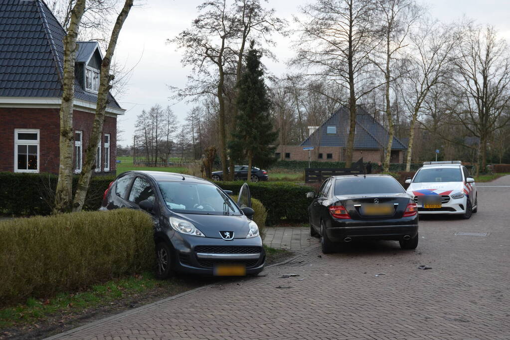 Automobilist belandt in heg na ongeval
