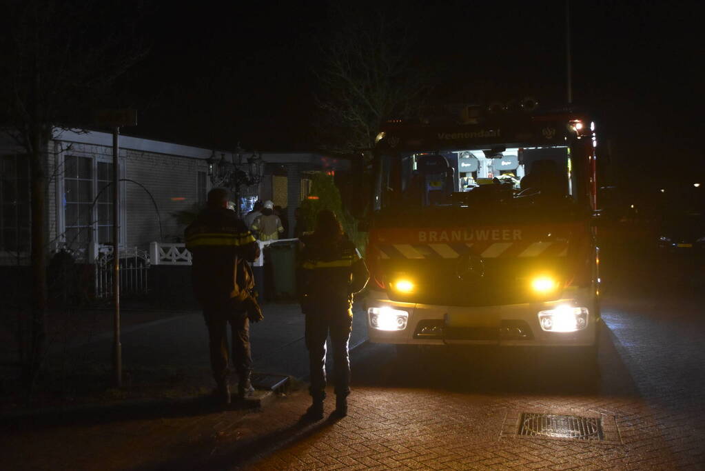Brandweer onderzoekt rookontwikkeling in woonwagen