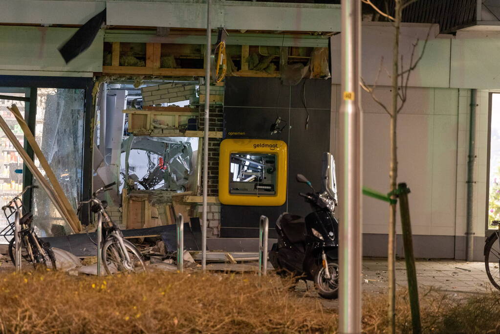 Ravage na plofkraak op geldautomaat