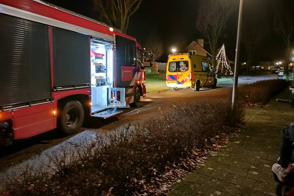 Brandweer ventileert woning na kleine keukenbrand