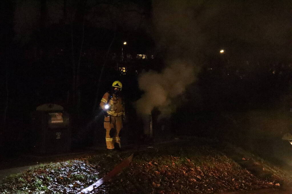 Veel rookontwikkeling bij brand in container
