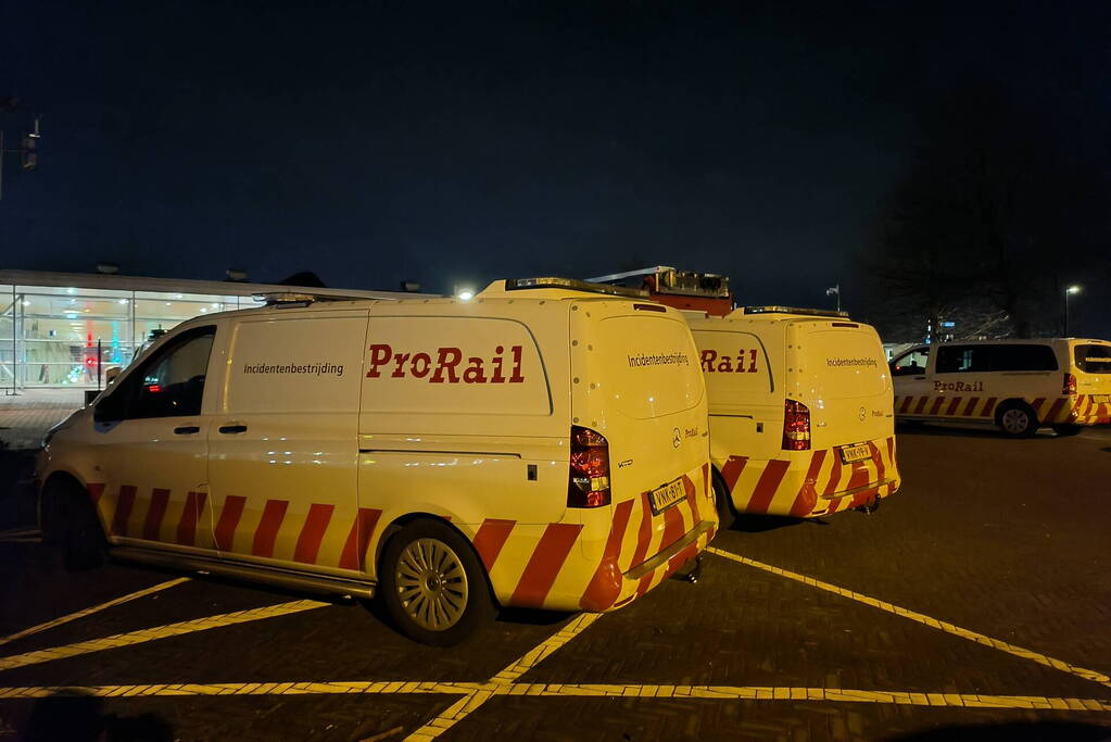Aanrijding passagierstrein zorgt voor stremming op station
