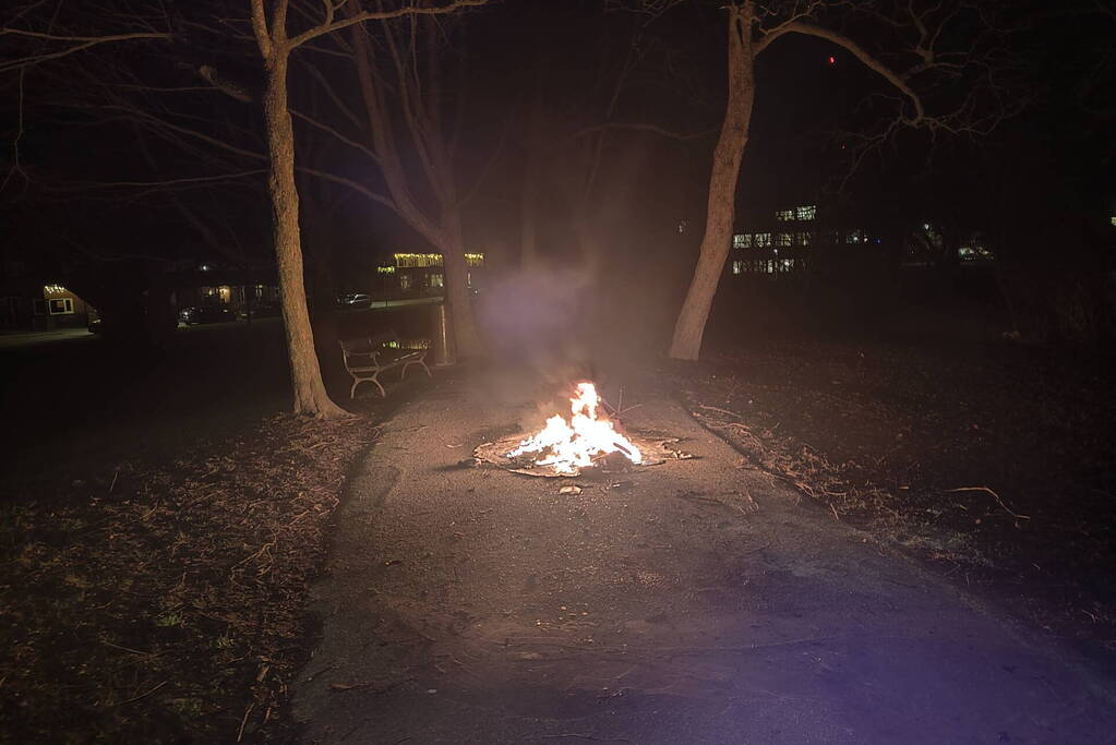 Kliko en kerstboom in brand