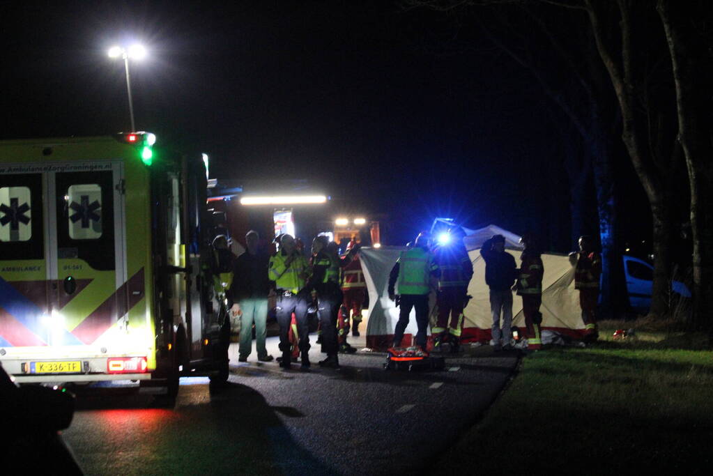Voetganger overleden en twee zwaargewond bij aanrijding met personenauto
