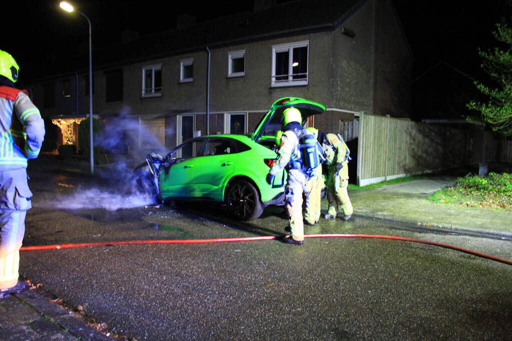 Dure Audi RSQ3 verwoest door brand