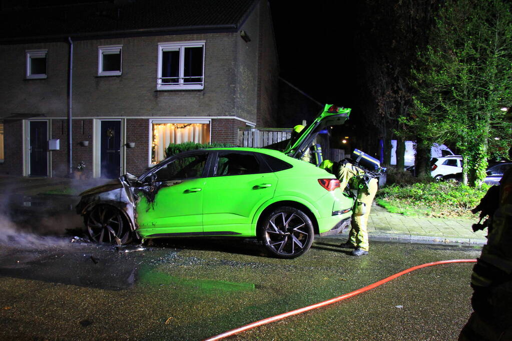 Dure Audi RSQ3 verwoest door brand