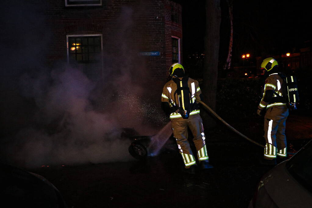 Scooter volledig uitgebrand