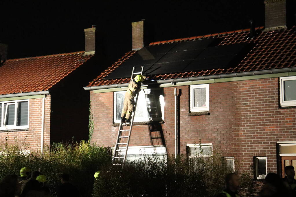 Dak brand snel onder controle