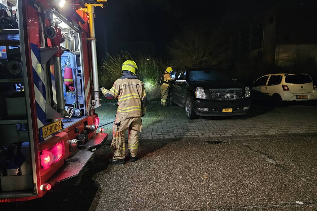 Beginnende autobrand snel geblust