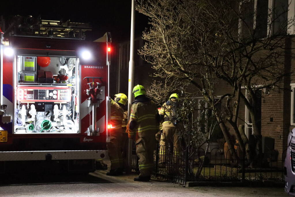 Brand in bijgebouw snel onder controle