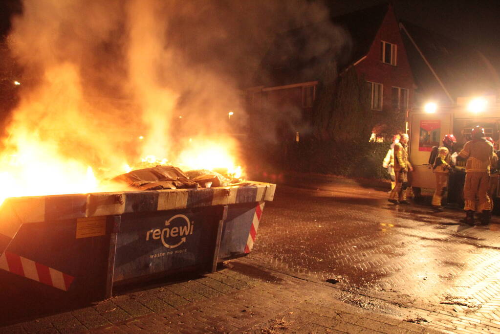 Bouwcontainer in brand
