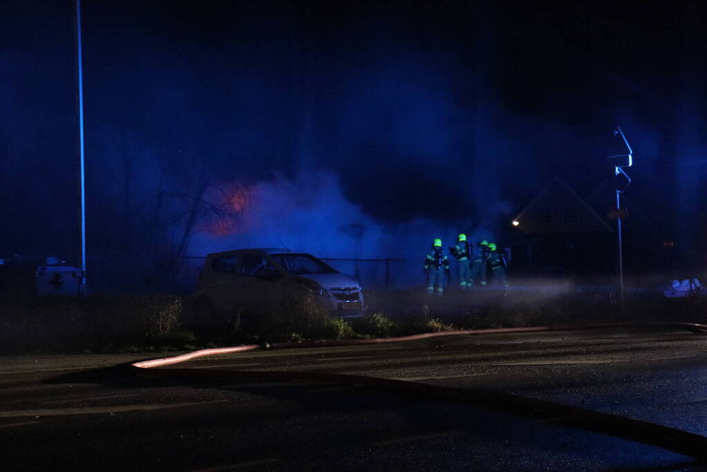 Schuur volledig in vlammen opgegaan