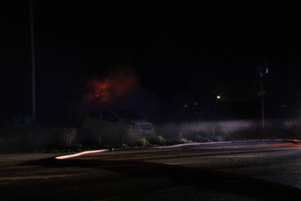 Schuur volledig in vlammen opgegaan