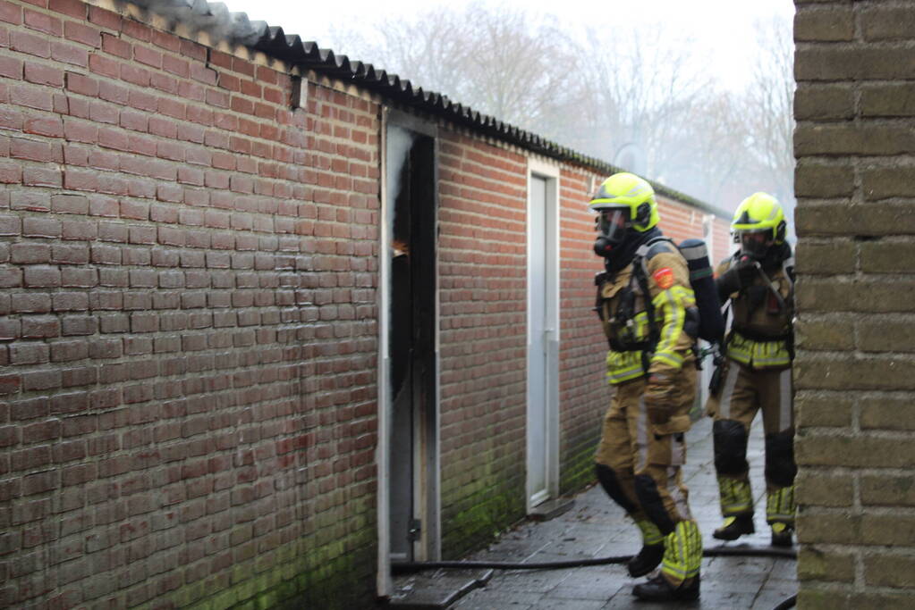Uitslaande brand in schuur snel geblust