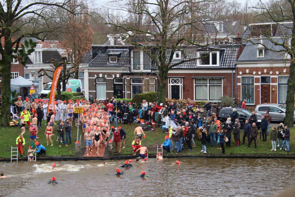Grote belangstelling voor nieuwjaarsduik