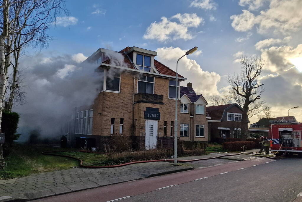 Dode bij felle brand in woning