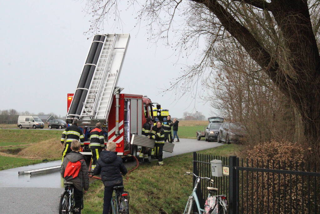 Hulpdiensten groots ingezet voor fietser te water