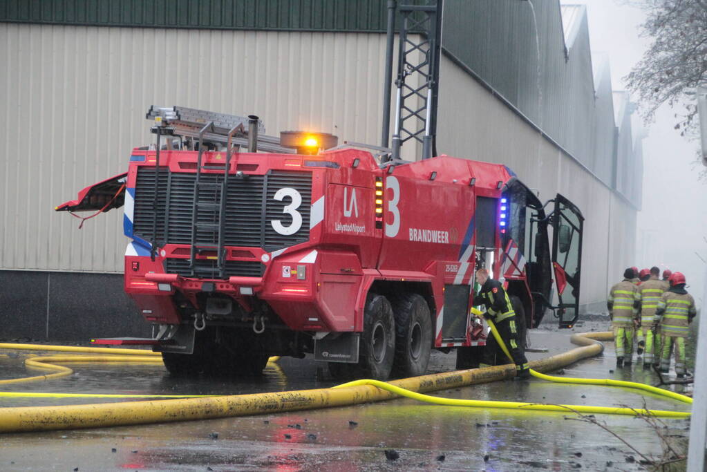 Meerdere brandweerpelotons ingezet bij zeer grote brand