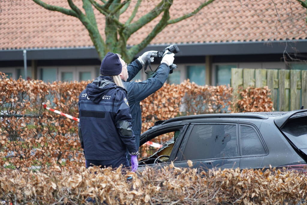 Onderzoek naar brand in geparkeerde auto