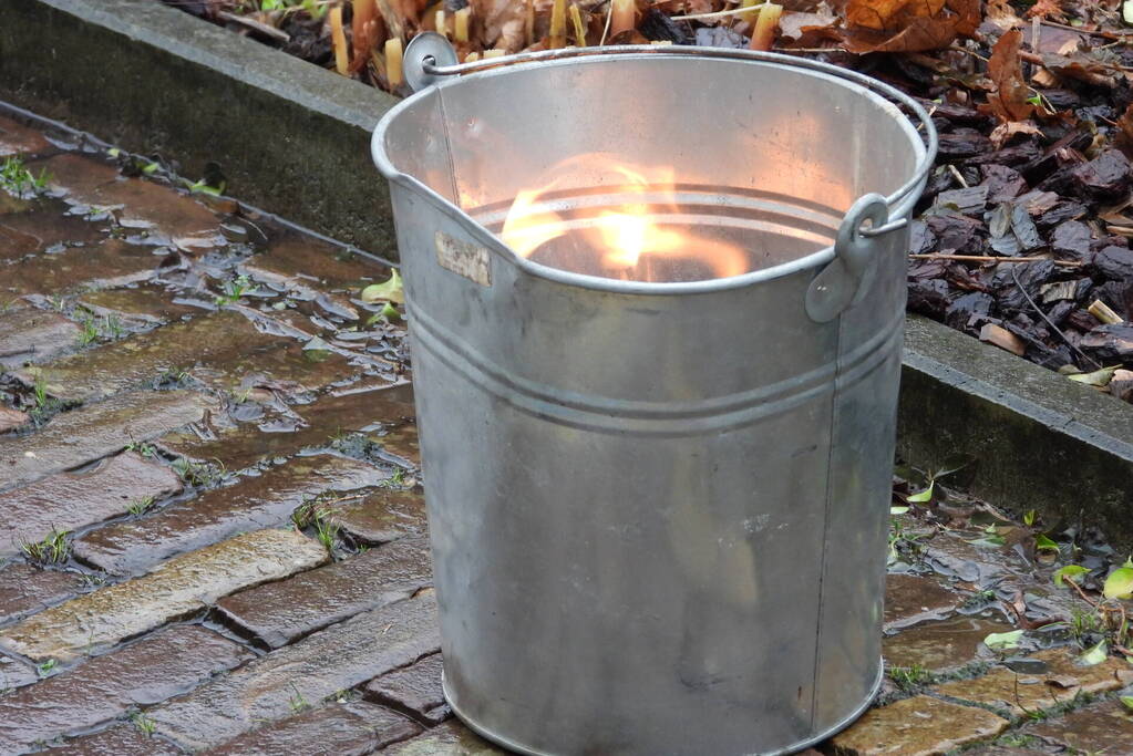 Brand in schoorsteen snel onder controle