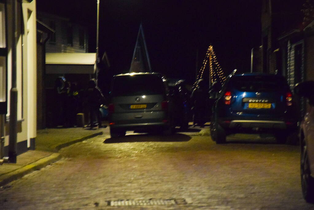 Arrestatieteam valt woning binnen na schietpartij
